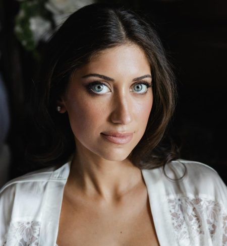 foto contacto reserva tu maquillaje personalizado para novias en barcelona
